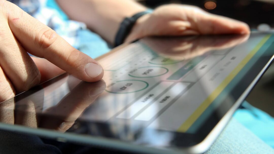 An image showing a digital driver log for Hours of Service compliance.